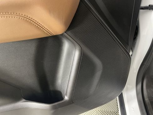 Used 2025 GMC Canyon AT4 image 24