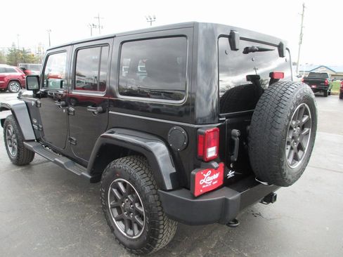 Used 2017 Jeep Wrangler Unlimited Sahara w/ Max Tow Package image 6
