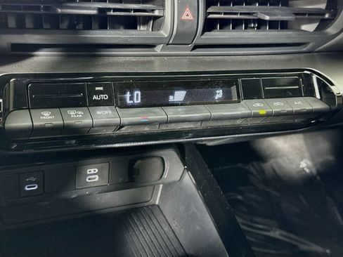 Certified 2024 Toyota Prius LE FWD image 15