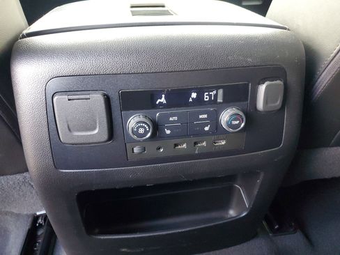 Used 2020 GMC Yukon Denali w/ Denali Ultimate Package image 18