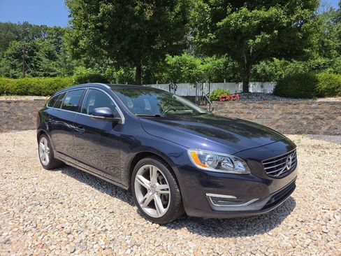 Used 2016 Volvo V60 T5 Premier AWD/4WD image 32