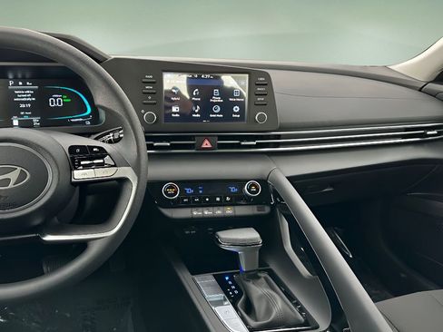 New 2025 Hyundai Elantra Blue image 18