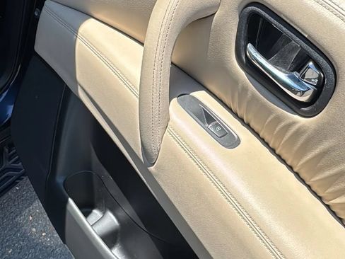 Used 2019 Nissan Armada Platinum w/ Interior Lighting Package AWD/4WD image 24