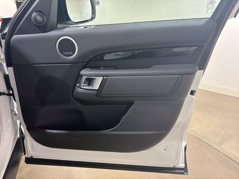 Used 2025 Land Rover Discovery S AWD/4WD image 23