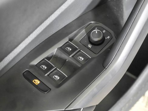 Used 2025 Volkswagen Jetta Sport FWD image 34