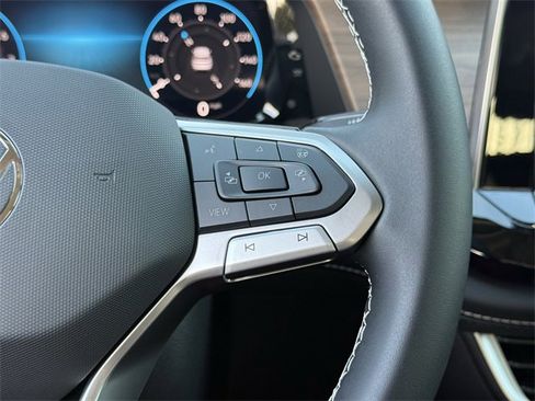 New 2026 Volkswagen Atlas SE image 12