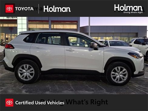 Certified 2023 Toyota Corolla Cross L image 1