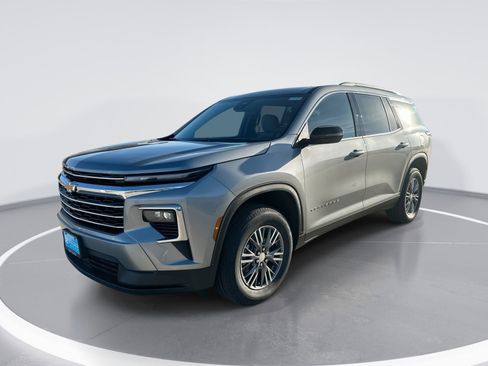New 2026 Chevrolet Traverse LT AWD/4WD image 1