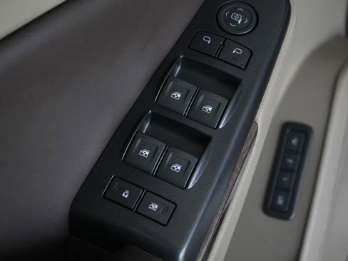 Used 2018 Chevrolet Tahoe LT image 19