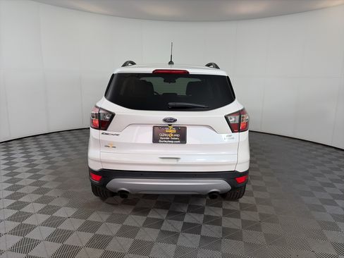 Used 2017 Ford Escape SE w/ SE Leather Comfort Package FWD image 9