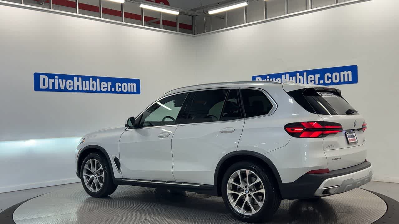 Used 2024 BMW X5 xDrive40i w/ Premium Package AWD/4WD image 6