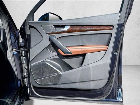 Used 2019 Audi Q5 2.0T Premium Plus w/ Premium Plus Package image 19