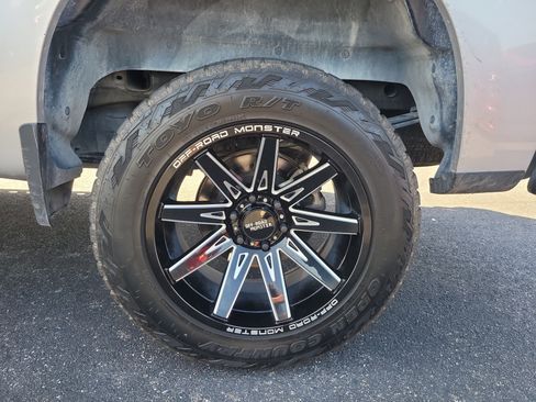 Used 2022 Chevrolet Silverado 1500 Custom w/ LPO, Dark Essentials Package RWD image 9