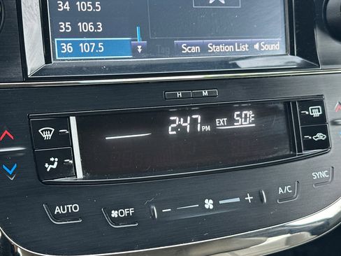 Used 2016 Toyota Avalon XLE image 19