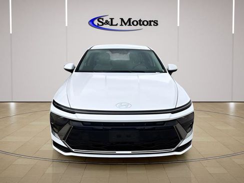 Used 2025 Hyundai Sonata SEL FWD image 2