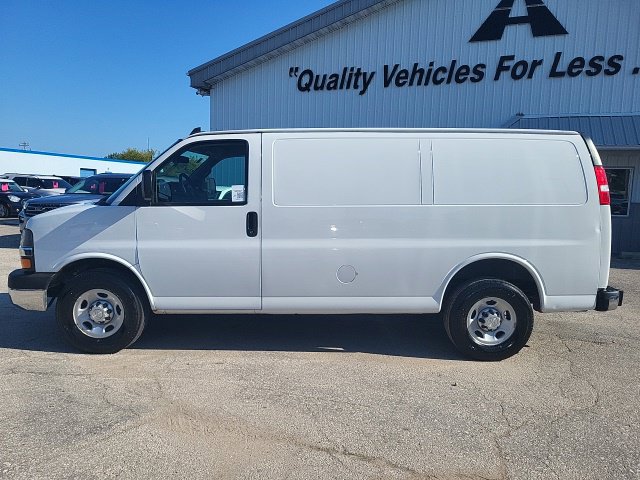 Used 2019 Chevrolet Express 2500 w/ Driver Convenience Package RWD image 13