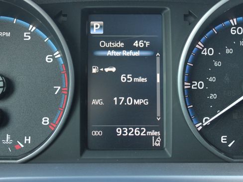 Used 2017 Toyota RAV4 XLE image 22