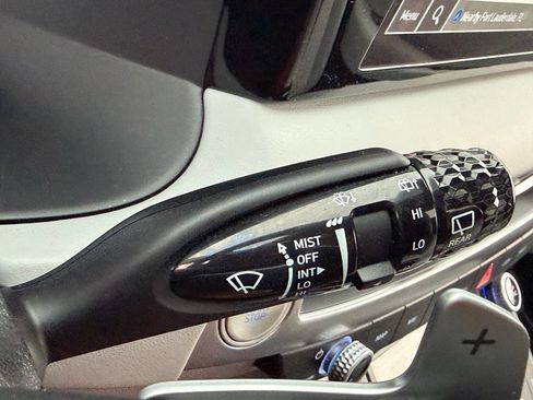 Used 2024 Hyundai Palisade SEL FWD image 34