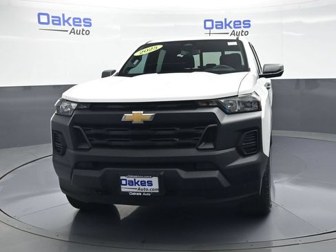 Used 2025 Chevrolet Colorado W/T w/ Advanced Trailering Package AWD/4WD image 4