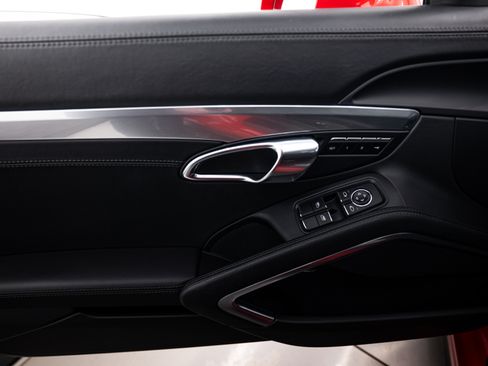 Certified 2019 Porsche 911 Carrera 4S image 19