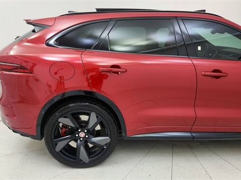 Used 2022 Jaguar F-PACE SVR image 12