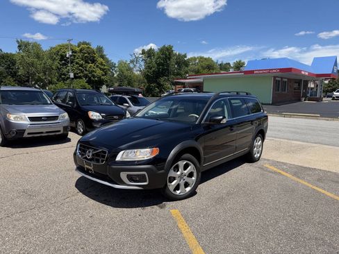Used 2011 Volvo XC70 T6 AWD/4WD image 2