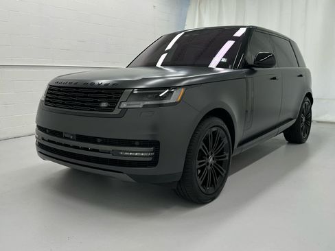 Used 2023 Land Rover Range Rover Long Wheelbase SE AWD/4WD image 4