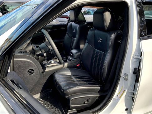 Used 2022 Chrysler 300 S image 27