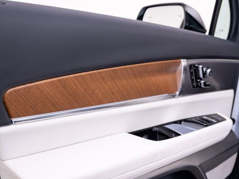 New 2026 Cadillac Vistiq Luxury w/ LPO, Floor Liner Package AWD/4WD image 14