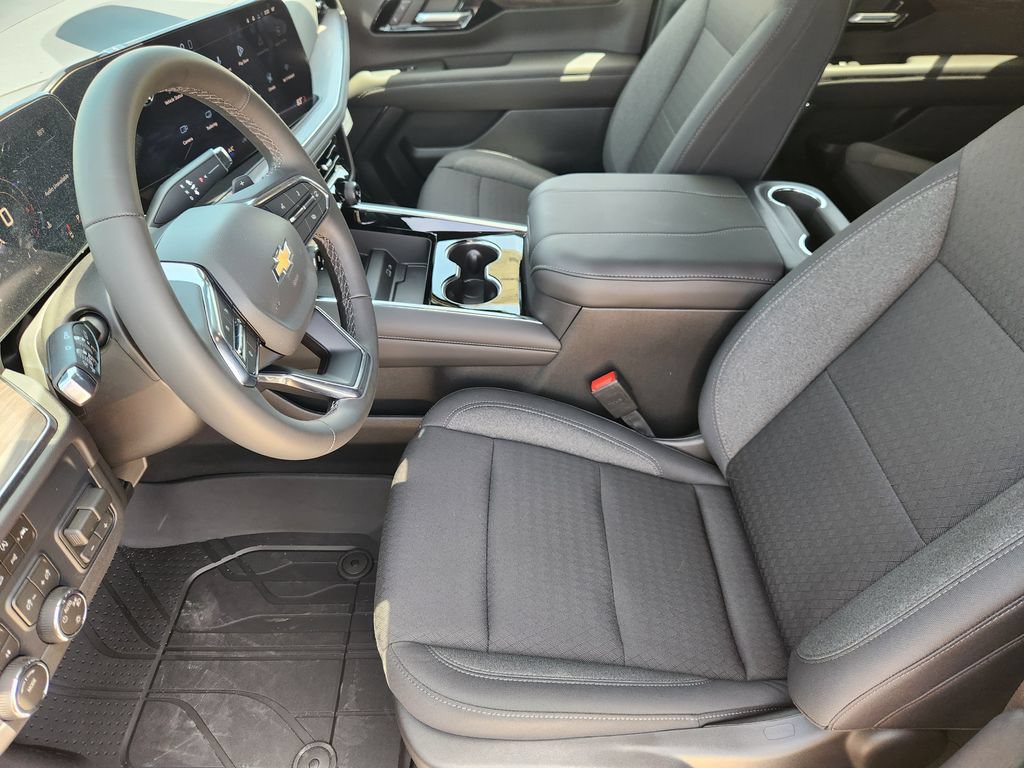 New 2026 Chevrolet Tahoe LS w/ LPO, Dark Essentials Package AWD/4WD image 8