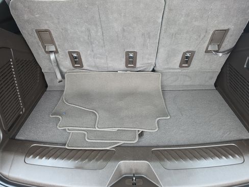 Used 2024 Chevrolet Tahoe LT RWD image 11