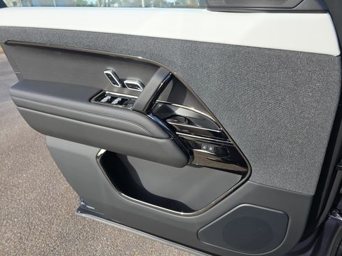 New 2026 Land Rover Range Rover Sport Dynamic SE image 26