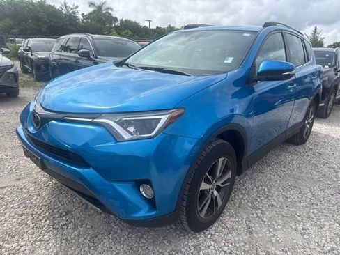 Used 2018 Toyota RAV4 XLE FWD image 1