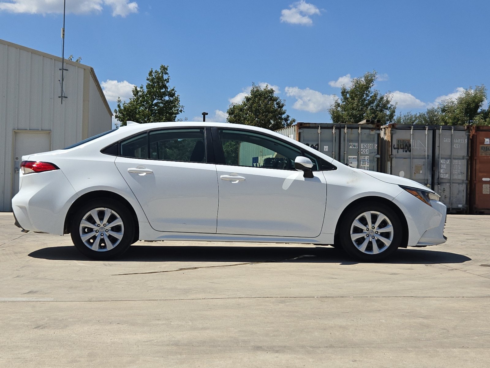 Used 2023 Toyota Corolla LE FWD image 6