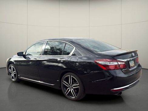 Used 2016 Honda Accord Sport image 5