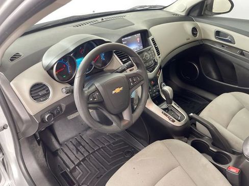 Used 2015 Chevrolet Cruze LT w/ Sun And Sound Package FWD image 10