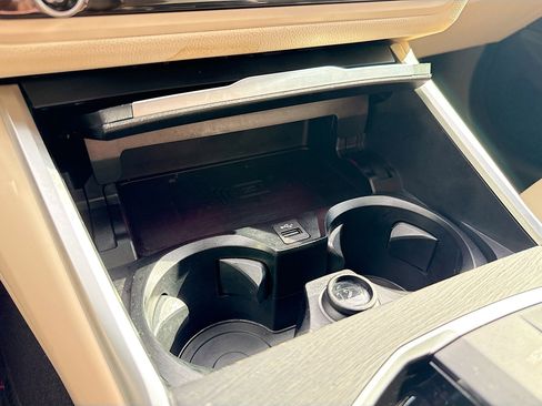 Used 2024 BMW 330i Sedan w/ M Sport Package RWD image 30