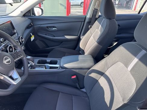 Certified 2025 Nissan Sentra SV image 10