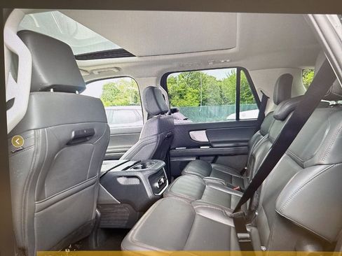 Used 2025 Ford Expedition Active image 10