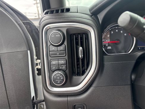 Used 2022 Chevrolet Silverado 2500 LT w/ Convenience Package image 20