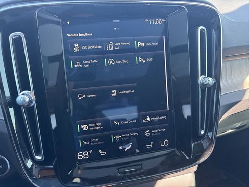 Used 2020 Volvo XC40 T5 Inscription w/ Protection Package Premier image 19