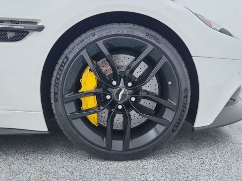 Used 2015 Aston Martin Vanquish Coupe image 58