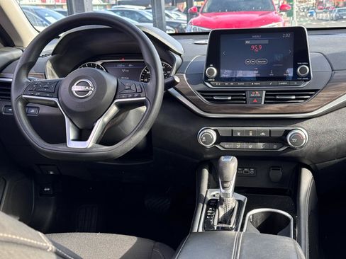 Used 2023 Nissan Altima 2.5 SV image 22