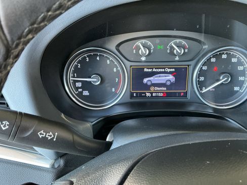 Used 2020 Buick Enclave Essence image 10