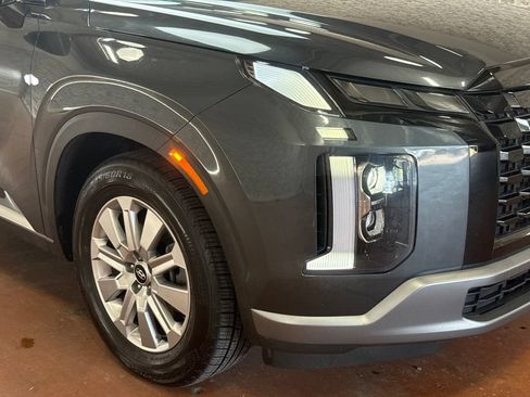 Used 2023 Hyundai Palisade SEL FWD image 9