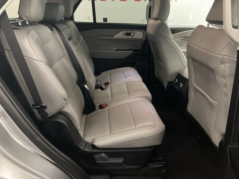 Used 2025 Ford Explorer Active w/ Active Comfort Package AWD/4WD image 41