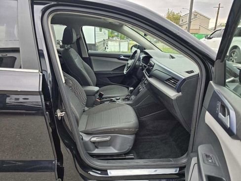 Used 2022 Volkswagen Taos SE image 15