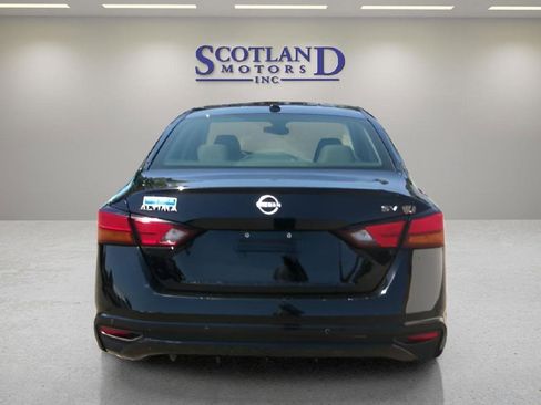 Used 2024 Nissan Altima 2.5 SV FWD image 7