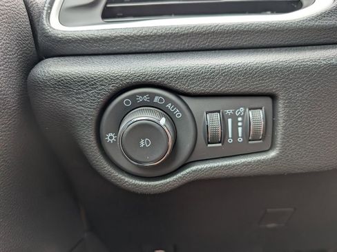 New 2026 Chrysler Pacifica Select w/ S Appearance Package image 36