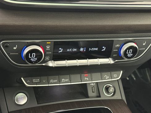Used 2023 Audi Q5 2.0T Premium w/ Convenience Package image 19